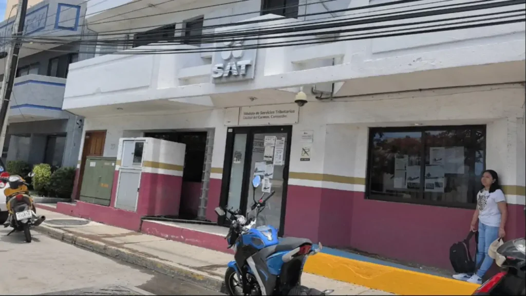 Fachada de la oficina SAT en Ciudad del Carmen